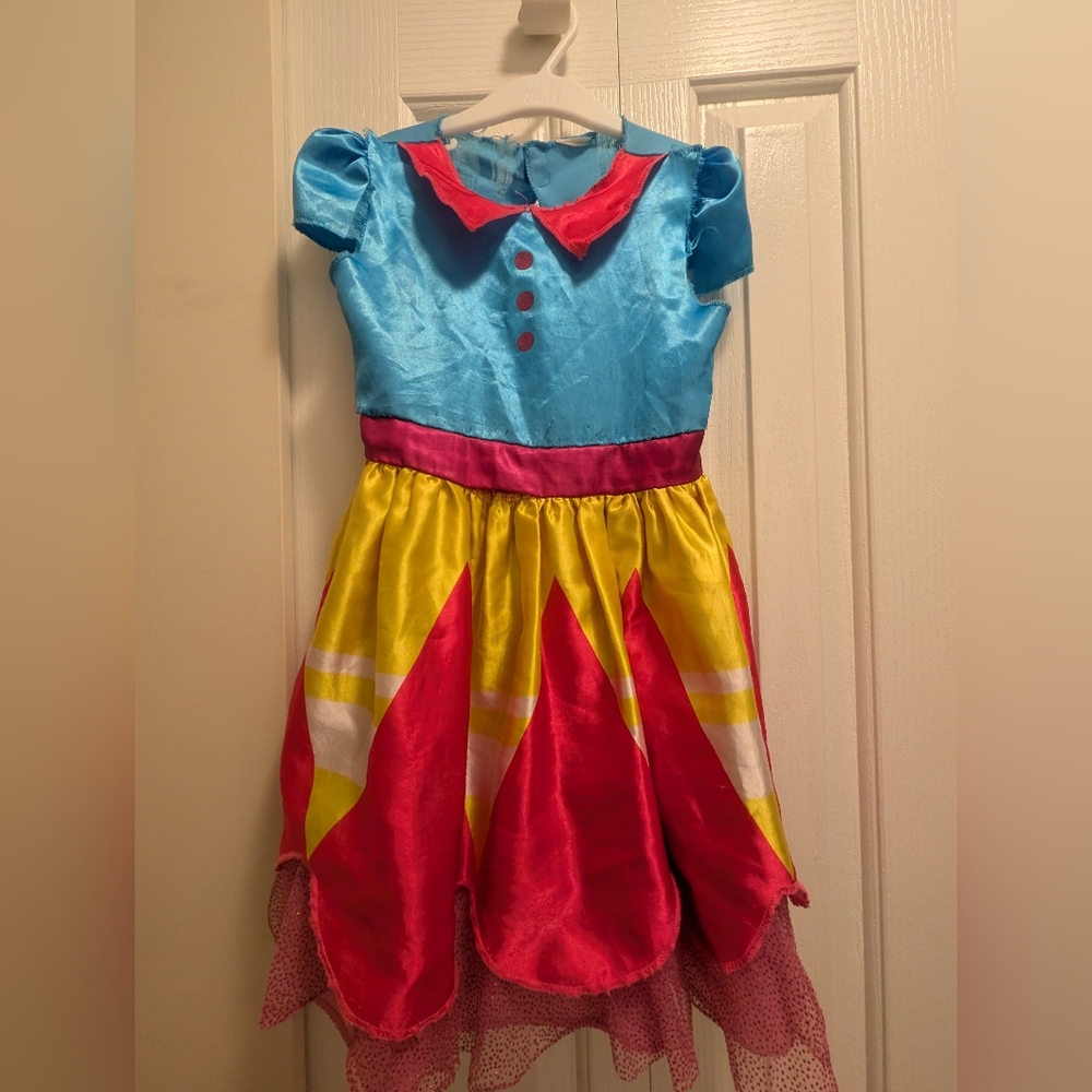 4-6? Sunny day costume